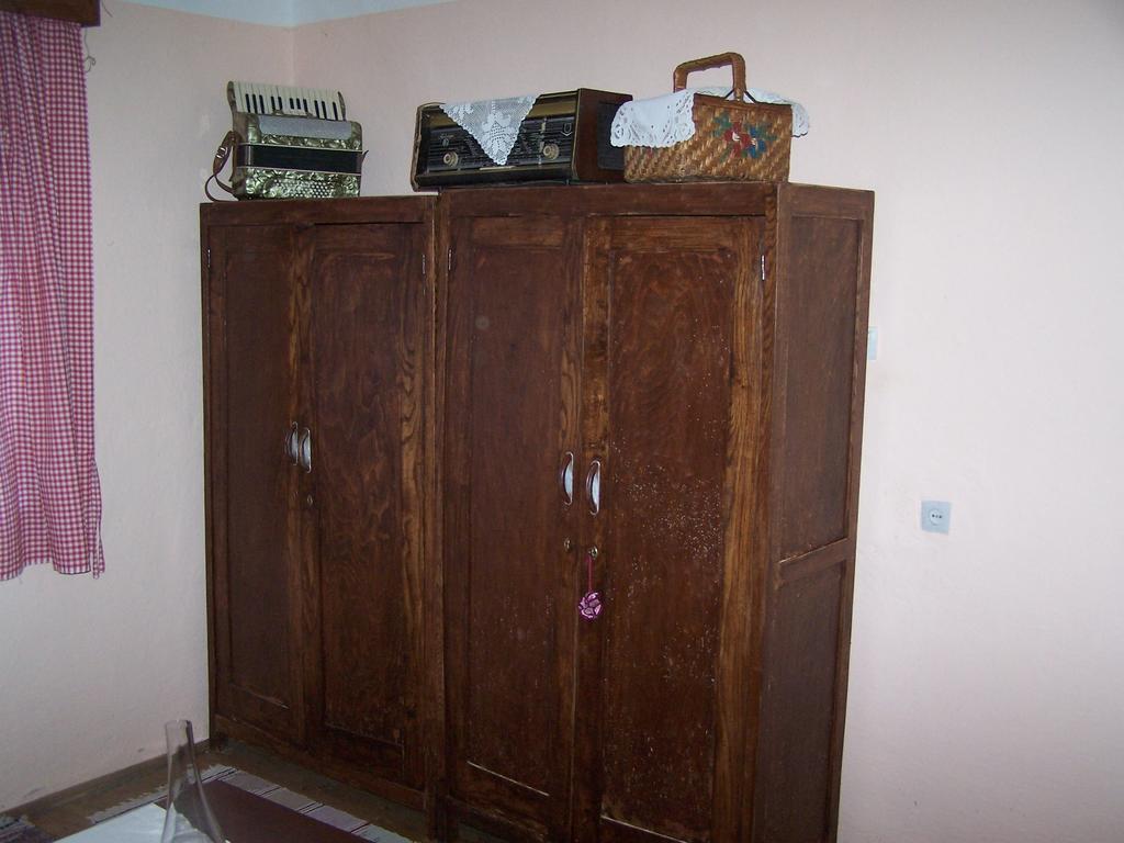 Apartment Eko Etno Selo Stara Kapela, Pavina Kuca الغرفة الصورة