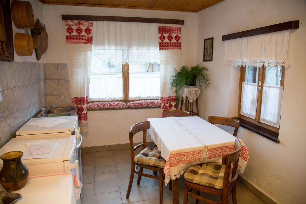 Apartment Eko Etno Selo Stara Kapela, Pavina Kuca المظهر الخارجي الصورة